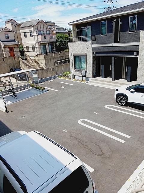 パルファン南落合０２（202） 駐車場