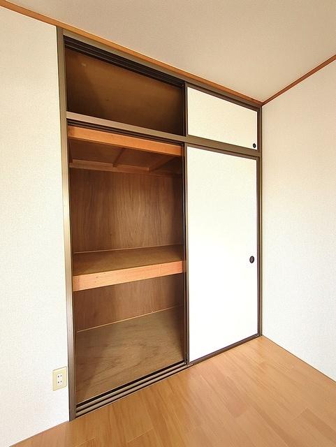 ロイヤル小林（203） 収納