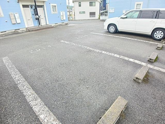 アメニティー北平野Ａ（101） 駐車場