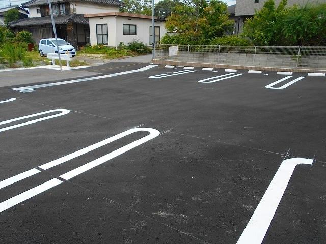 ミーテククルⅡ（202） 駐車場