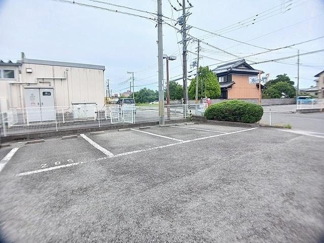 エムズフォレスト（205） 駐車場