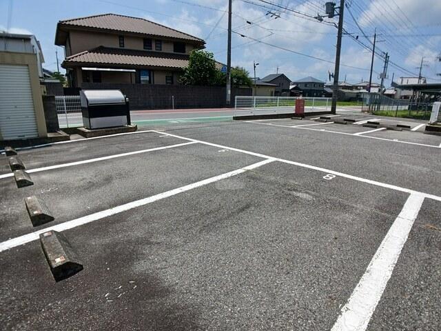 ラグーナ（101） 駐車場