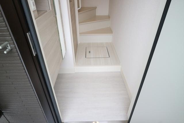 D-ROOM上滝野（203） 玄関