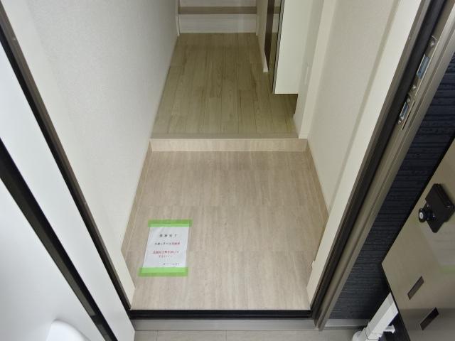 モナルダ 玄関