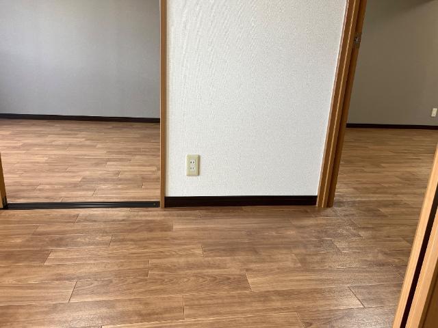 ＩＮＧＬＥ　ＳＩＤＥ 室内