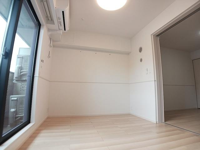 ヒカルサ尼崎神崎町（303） 室内