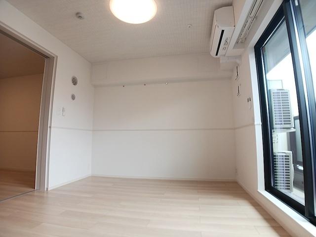 ヒカルサ尼崎神崎町（202） 室内