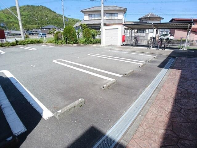 ブリランテ　ウノ（203） 駐車場