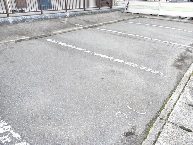 エスポワール花田（303） 駐車場