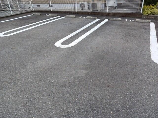 ソレイユ・セタⅡ（202） 駐車場