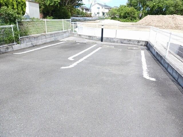 アドラブール　ラシュレⅡ（101） 駐車場