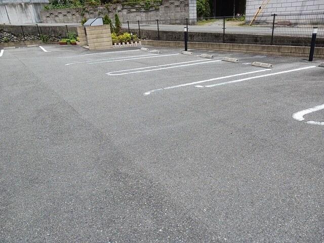 ファイン　コルソⅤ（201） 駐車場