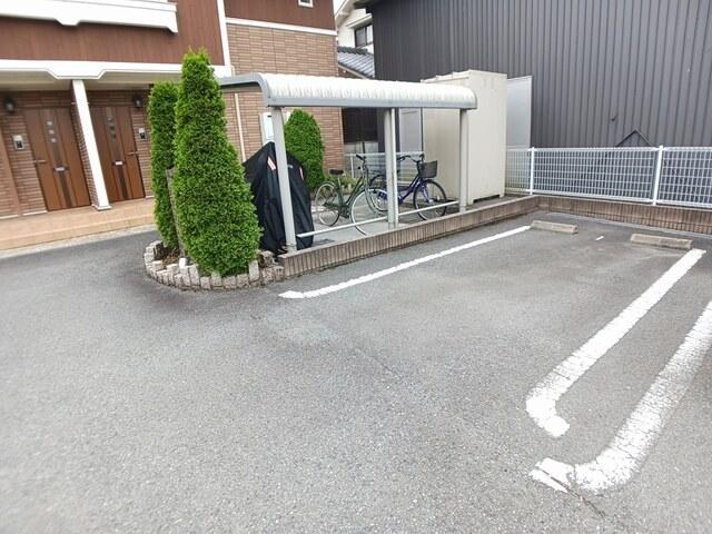 メゾンプラースⅢ（202） 駐車場