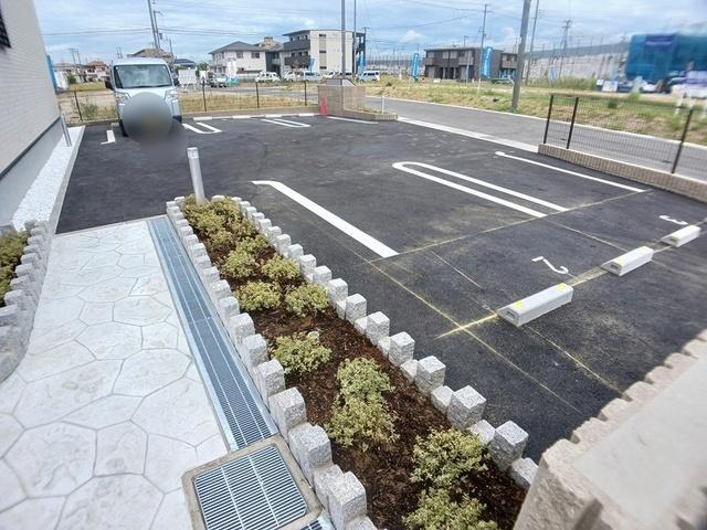 モンレーヴみのり（102） 駐車場