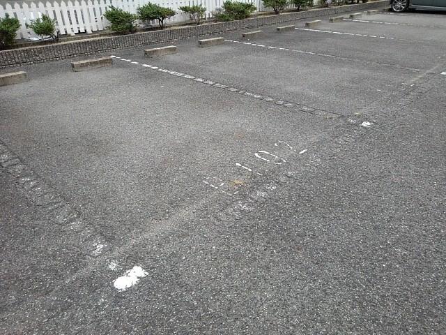 ヴァンヴェールＡ（203） 駐車場