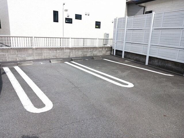 メゾン・レリア（103） 駐車場