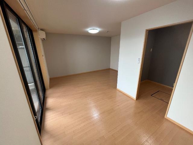 加古川市野口町坂元北アパート リビング