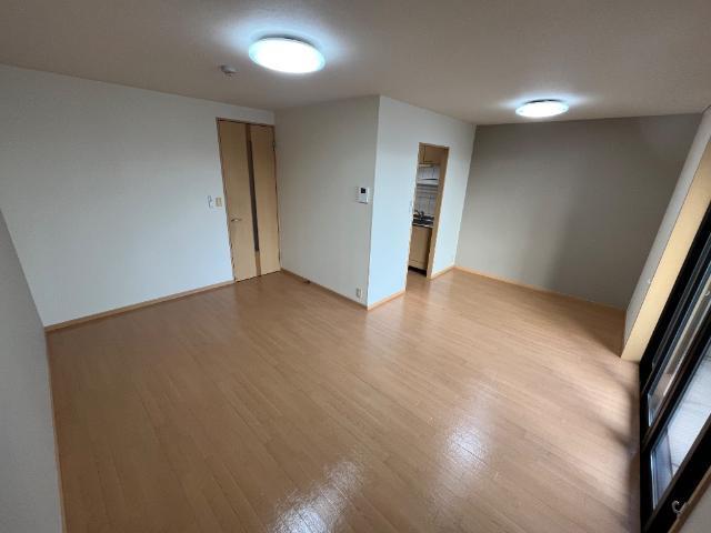加古川市野口町坂元北アパート リビング
