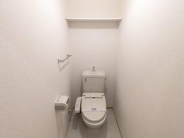 オークスコート西新在家　A棟（3番館） トイレ