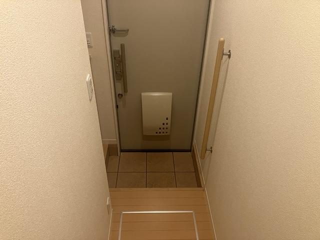ベルクール加東　A棟（A202） 玄関