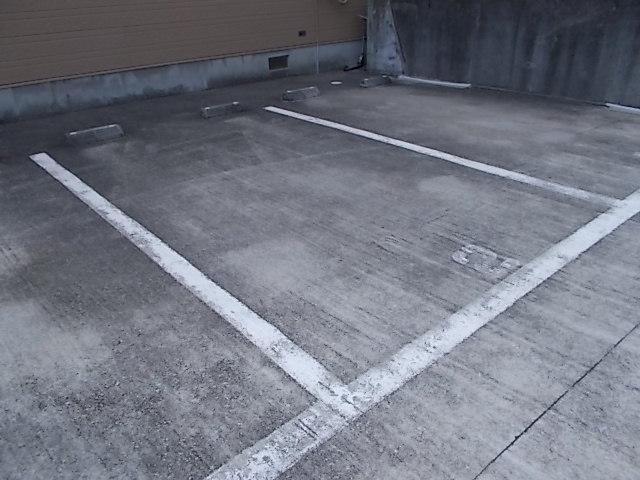 ＨｉＬＬＳすずらん（201） 駐車場