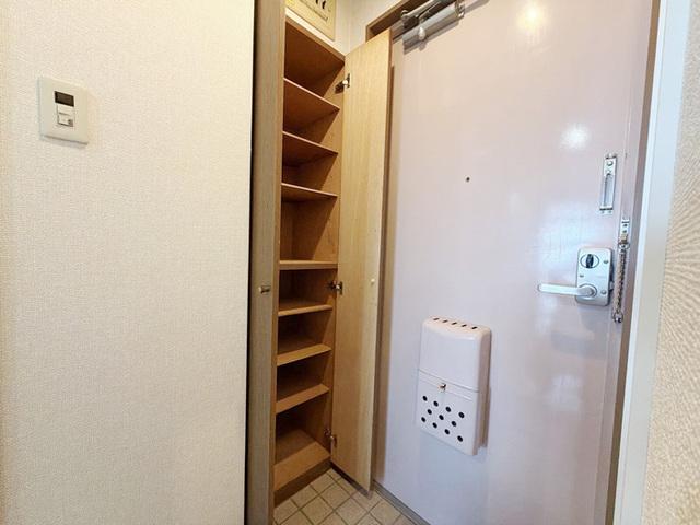 シャトー栄根Ⅱ（405） 玄関