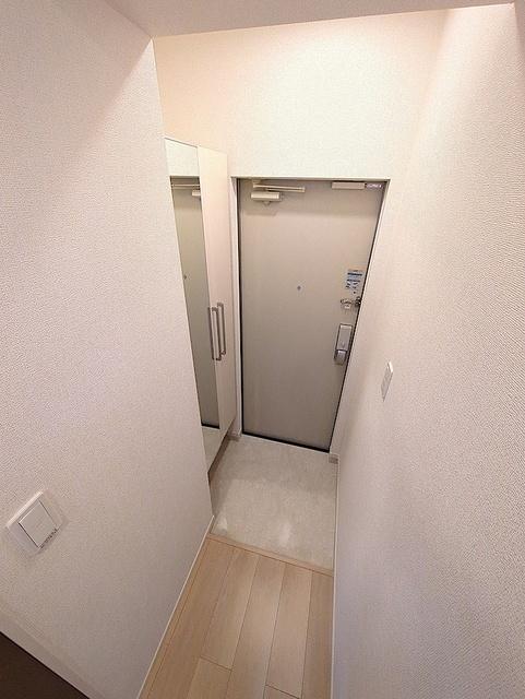 ヒカルサ神戸垂水山手（302） 玄関