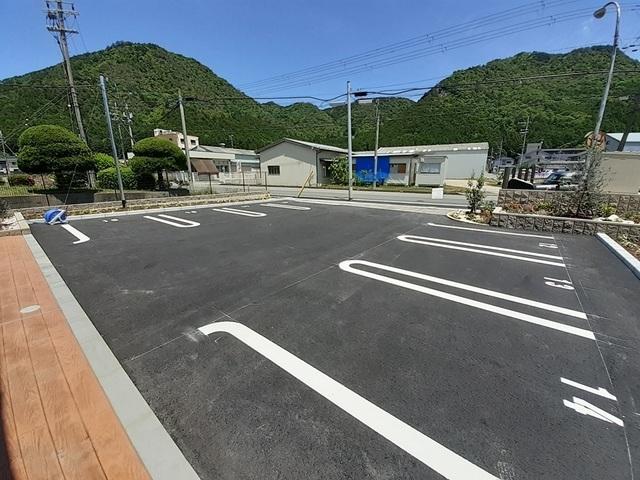 ソルヴェーグⅡ（201） 駐車場