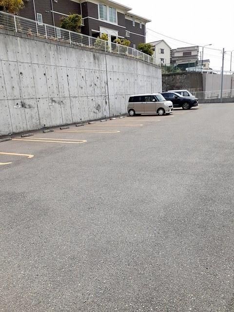 舞子坂ヒルズ（106） 駐車場