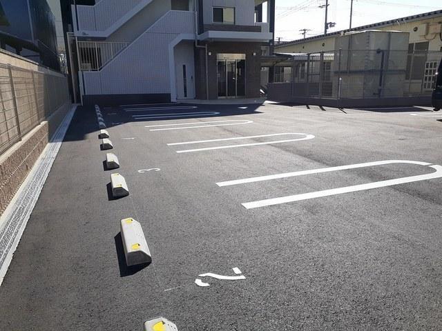 クレール（101） 駐車場