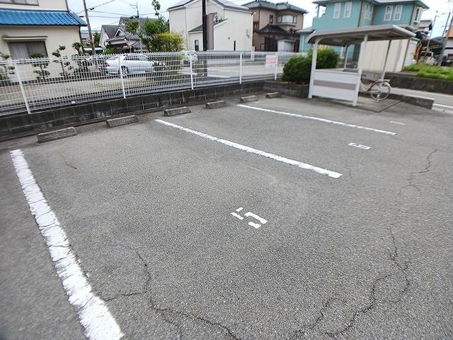 Ｌａ．プラティーヌ（102） 駐車場