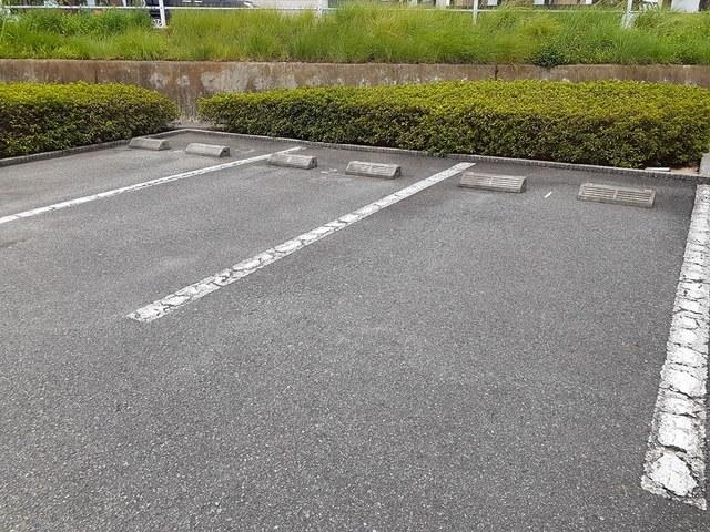 ピュアメゾン（101） 駐車場