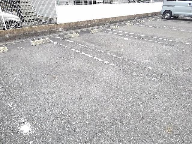 ウィル　ヴェスティージ　弐番館（203） 駐車場