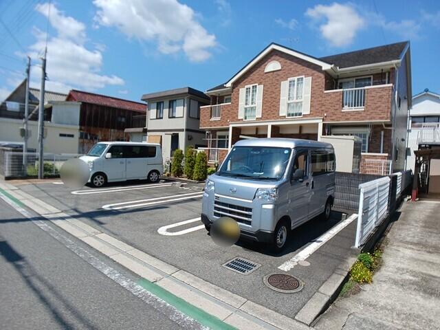 ミルト　田中元（102） 駐車場
