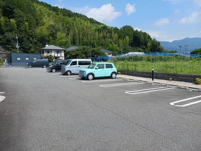 サニーヒル北山（206） 駐車場
