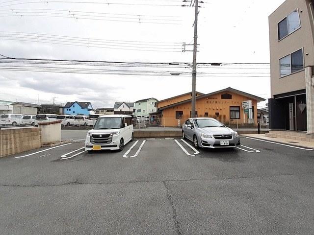 ラ・フォーレ（103） 駐車場