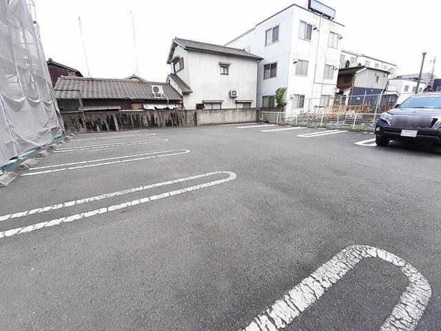 マーカスＢ（104） 駐車場