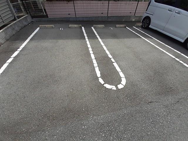 アン　シャイン（202） 駐車場