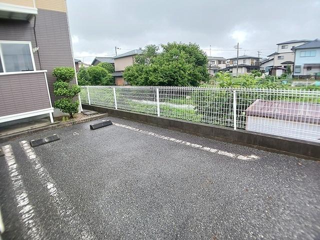 メゾンドエトワール（202） 駐車場