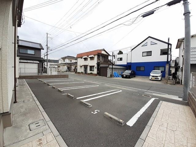 レクシオーレ（102） 駐車場