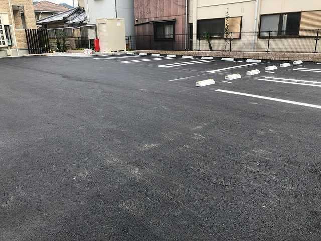 クルミルクルミ（205） 駐車場