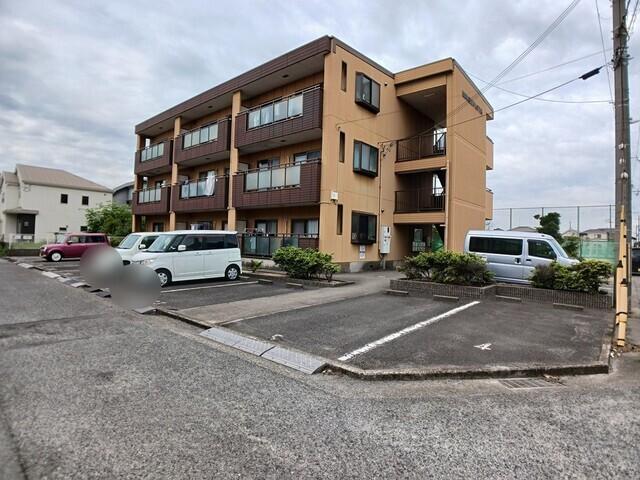 ＭＡＮＳＩＯＮ　ＬＯＴＵＳ（203） 駐車場