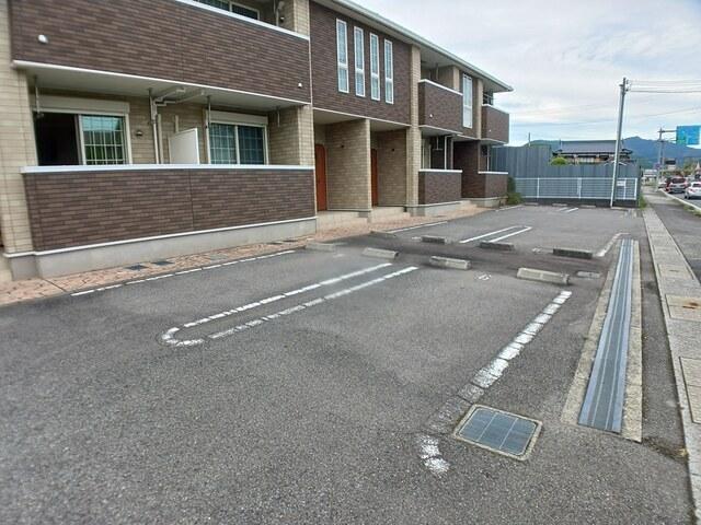 ジュピター＆Ｍ（102） 駐車場