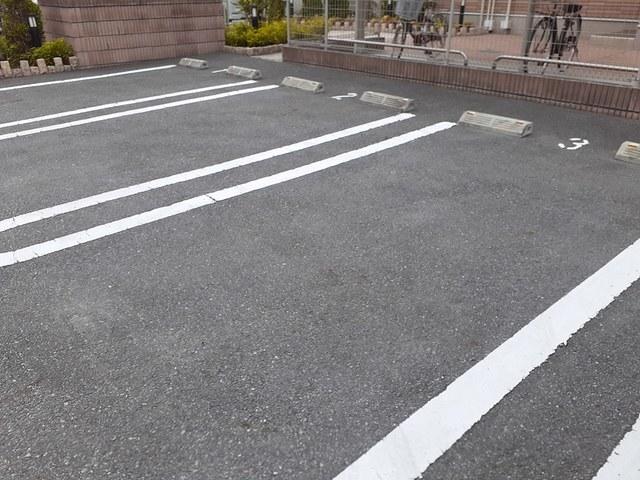 プラシード三宅（104） 駐車場