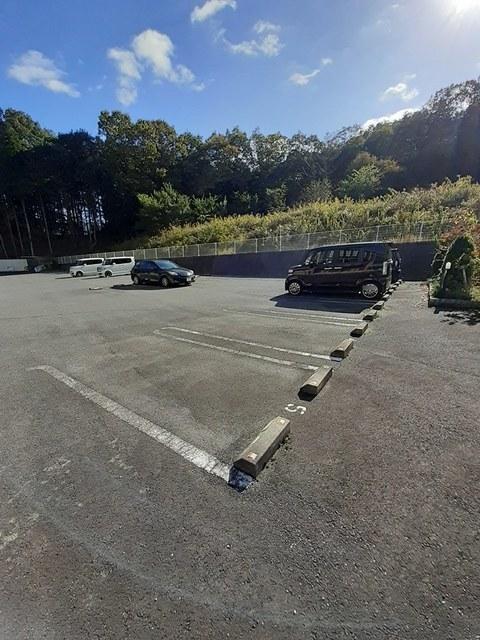 メゾン・城ノ下Ｂ（104） 駐車場