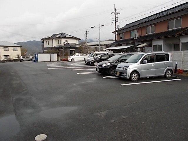 アルメールＣ（204） 駐車場