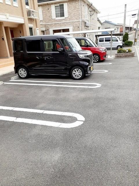 フランカルムⅡ（202） 駐車場
