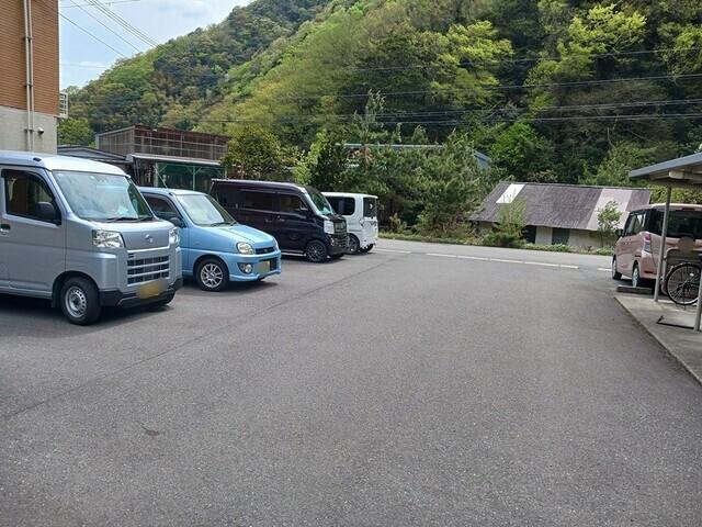 グラースグリーＡ（202） 駐車場