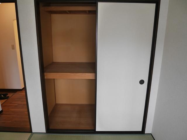 ファミールコーポ高屋8（110） 収納