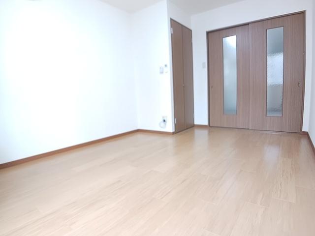 メゾンソレイユ（402） 室内